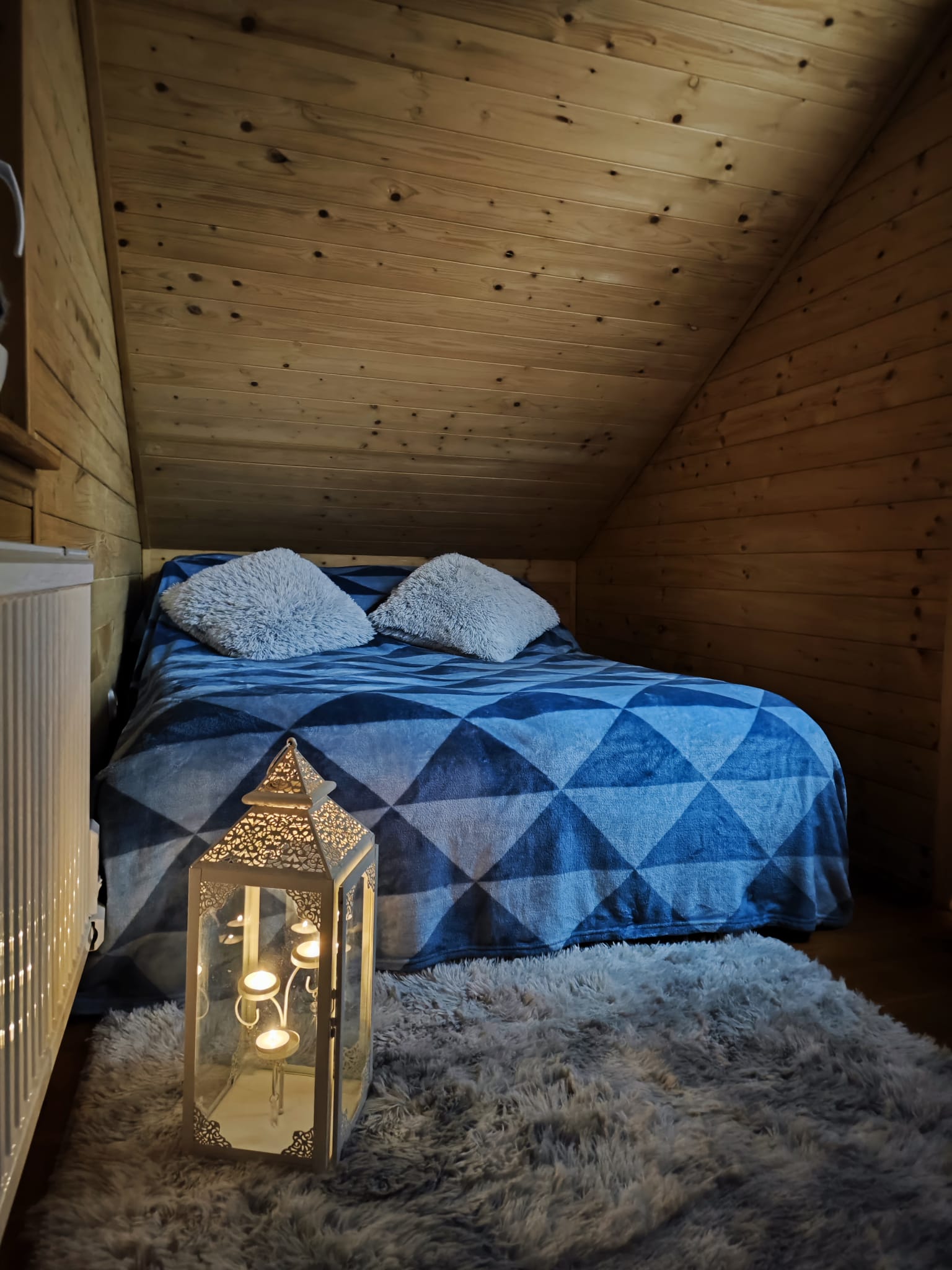 Łóżko 2 osobowe w domku 6 osobowym nad jeziorem semlińskim